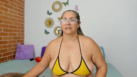Snapshot of maja_hills chatting on January 3, 10:51 pm maja_hills online show from January 3, 10:51 pm