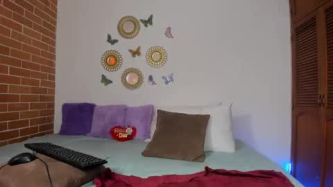 Snapshot of maja_hills chatting on January 9, 5:22 pm maja_hills online show from January 9, 5:22 pm