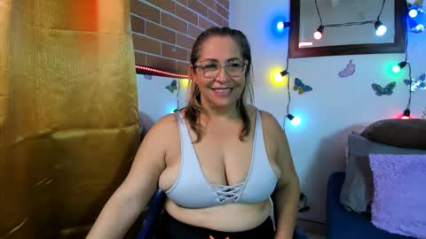 Snapshot of maja_hills chatting on February 22, 9:26 pm maja_hills online show from February 22, 9:26 pm