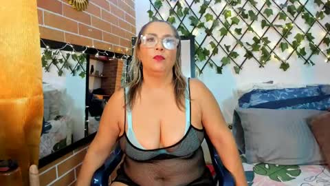 Snapshot of maja_hills chatting on March 6, 6:48 pm maja_hills online show from March 6, 6:48 pm