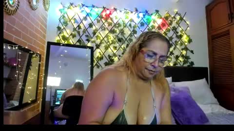 Snapshot of maja_hills chatting on October 7, 10:07 pm maja_hills online show from October 7, 10:07 pm