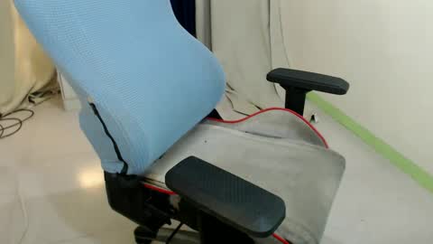 Annalyn online show from December 2, 10:28 am