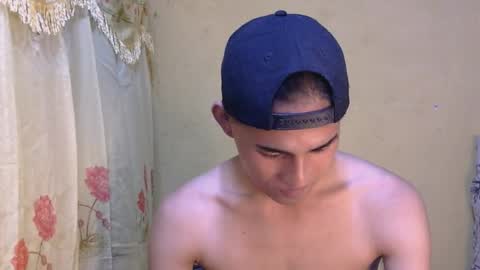 Snapshot of majestic_anne chatting on May 1, 7:51 pm Annalyn online show from May 1, 7:51 pm