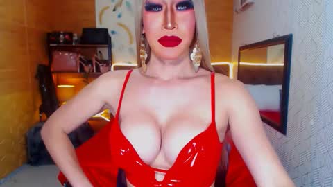 Snapshot of majesticmedusa chatting on February 6, 6:51 am majesticmedusa online show from February 6, 6:51 am
