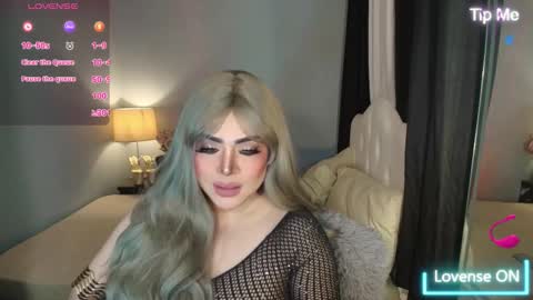 Snapshot of majestydannaxx chatting on November 14, 9:19 am majestydannaxx online show from November 14, 9:19 am