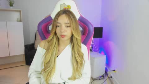 Snapshot of majo_gomez chatting on March 5, 8:10 pm Majo online show from March 5, 8:10 pm