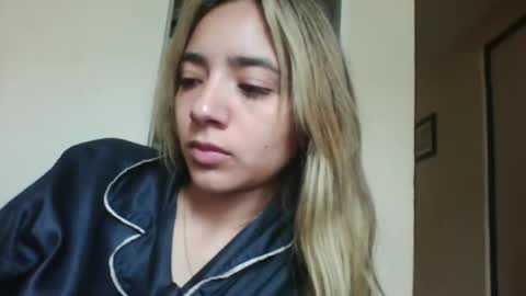 Snapshot of majo_gomezz chatting on October 29, 5:58 pm majo_gomezz online show from October 29, 5:58 pm