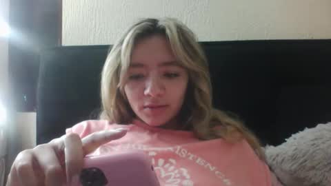 Snapshot of majo_gomezz chatting on November 13, 12:20 am majo_gomezz online show from November 13, 12:20 am