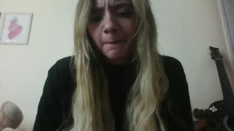 Snapshot of majo_gomezz chatting on November 17, 11:10 pm majo_gomezz online show from November 17, 11:10 pm