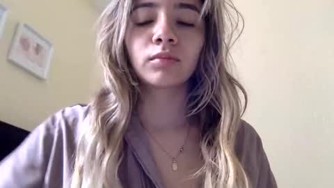 majo_gomezz online show from April 10, 5:06 pm