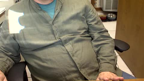 Snapshot of majormike34 chatting on December 11, 3:05 pm majormike34 online show from December 11, 3:05 pm