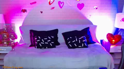 Snapshot of makarena_medina chatting on February 13, 11:06 am Makarena  online show from February 13, 11:06 am