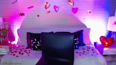 Snapshot of makarena_medina chatting on February 16, 11:49 am Makarena  online show from February 16, 11:49 am