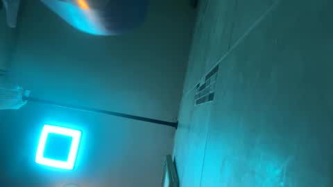 make1upthen online show from April 20, 10:40 am