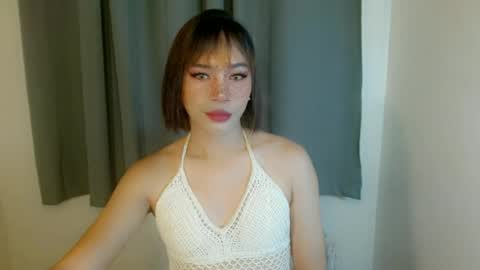 Snapshot of makeit_reyn chatting on June 21, 4:20 pm Reyn online show from June 21, 4:20 pm