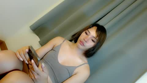 Snapshot of makeit_reyn chatting on June 23, 6:50 pm Reyn online show from June 23, 6:50 pm