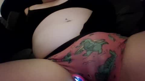 Snapshot of makemewatch chatting on February 27, 1:49 am makemewatch online show from February 27, 1:49 am