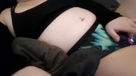 Snapshot of makemewatch chatting on March 1, 11:18 pm makemewatch online show from March 1, 11:18 pm