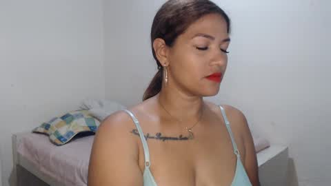 MAKENNAA online show from December 22, 9:55 am