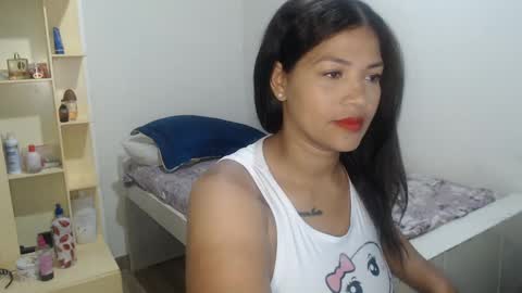 MAKENNAA online show from January 23, 9:50 am