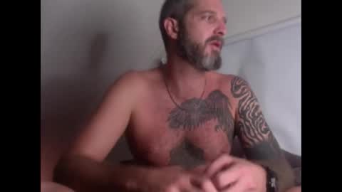 Snapshot of makeyoushakeattheknees chatting on February 17, 11:44 am Marvin Straighish online show from February 17, 11:44 am