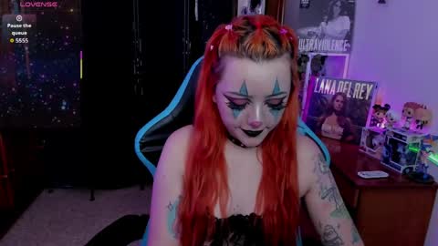 Snapshot of maki33_ chatting on April 13, 8:03 pm petite clown online show from April 13, 8:03 pm