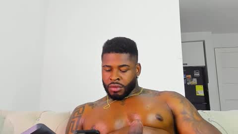 Makonnen online show from November 22, 8:35 am