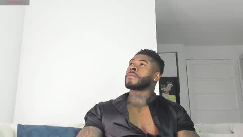 Snapshot of makonneen chatting on June 17, 10:54 pm Makonnen online show from June 17, 10:54 pm