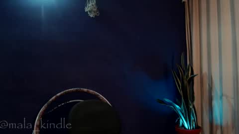 Snapshot of mala_kindle chatting on December 10, 11:30 pm Call me Mala independent model online show from December 10, 11:30 pm