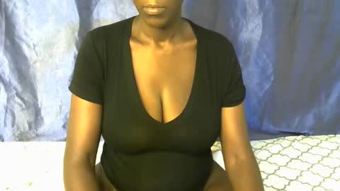 malaika_musa online show from January 7, 8:39 am