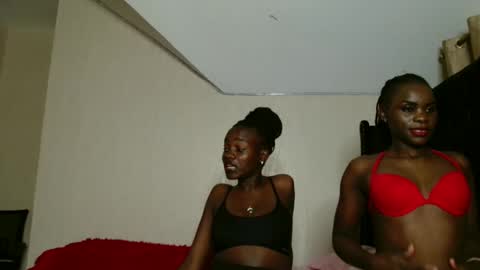 malani_malia online show from November 10, 4:06 pm