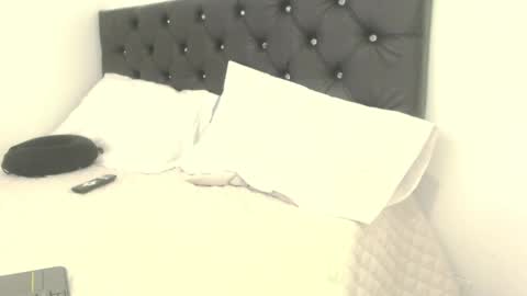 Snapshot of malcompierce chatting on February 26, 2:15 am Malcom online show from February 26, 2:15 am