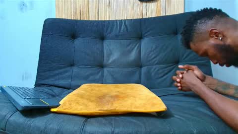 Snapshot of malcompierce chatting on October 13, 1:00 pm Malcom online show from October 13, 1:00 pm