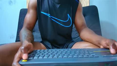 Snapshot of malcompierce chatting on October 23, 1:16 am Malcom online show from October 23, 1:16 am