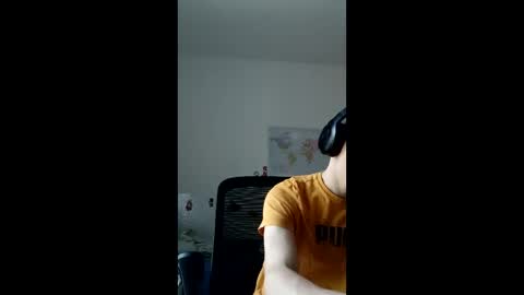 Snapshot of male20y chatting on May 28, 4:48 pm male20y online show from May 28, 4:48 pm