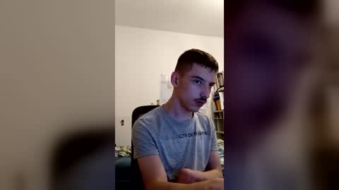 Snapshot of male20y chatting on June 22, 8:28 pm male20y online show from June 22, 8:28 pm