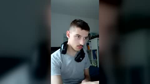 Snapshot of male20y chatting on June 24, 6:40 pm male20y online show from June 24, 6:40 pm