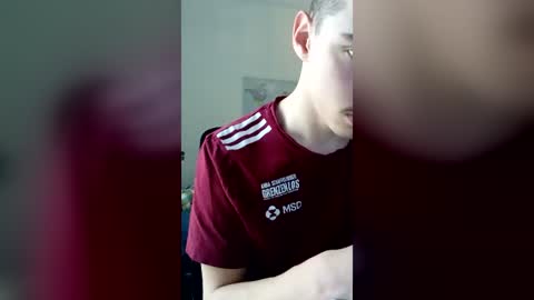 Snapshot of male20y chatting on July 12, 2:41 pm male20y online show from July 12, 2:41 pm