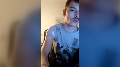 Snapshot of male20y chatting on July 23, 1:30 am male20y online show from July 23, 1:30 am