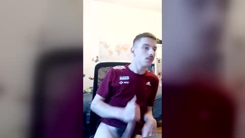 Snapshot of male20y chatting on July 23, 5:11 pm male20y online show from July 23, 5:11 pm