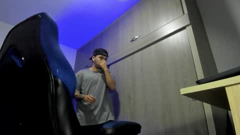 ADAM         online show from November 5, 2:44 am