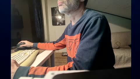 Snapshot of malebitch99999 chatting on December 16, 7:46 am malebitch99999 online show from December 16, 7:46 am