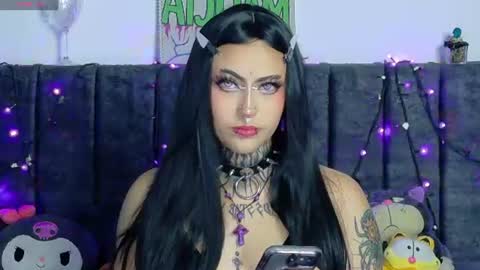 Snapshot of maliciaxpoison chatting on June 26, 5:23 am maliciaxpoison online show from June 26, 5:23 am