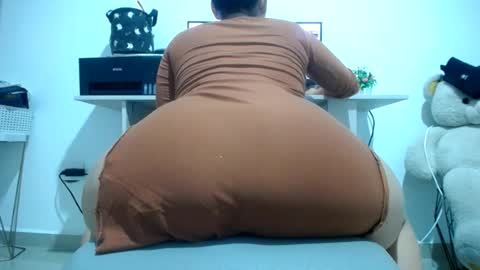 Snapshot of malika_pregnant chatting on June 24, 9:03 pm M A L I K A online show from June 24, 9:03 pm