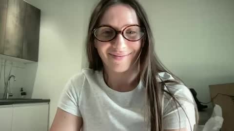 Snapshot of malina568708 chatting on April 23, 12:29 pm malina568708 online show from April 23, 12:29 pm