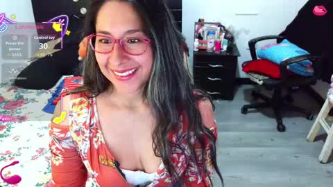 Snapshot of malishka_fox chatting on September 23, 5:05 pm Malishka online show from September 23, 5:05 pm