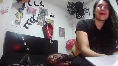 Snapshot of malishka_fox chatting on November 2, 2:14 am Malishka online show from November 2, 2:14 am