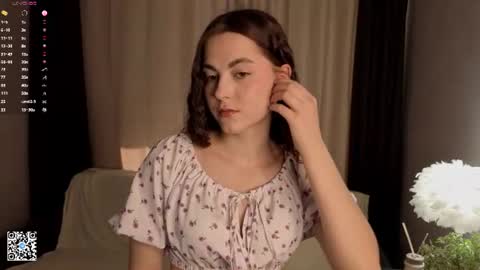 Mia online show from July 3, 4:19 am