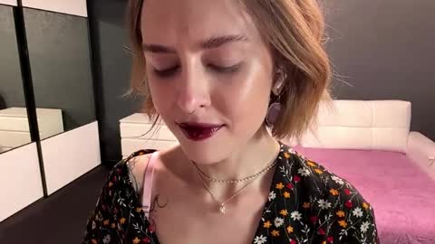 Nicole online show from April 8, 7:41 am