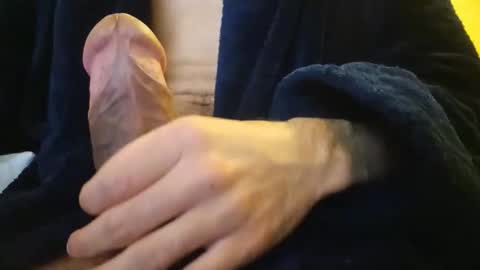 Snapshot of mallucock8 chatting on February 6, 12:04 am mallucock8 online show from February 6, 12:04 am